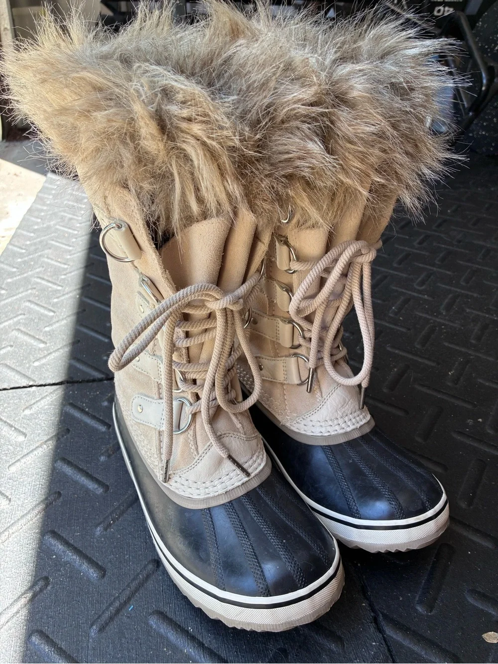 SOREL- Joan of Arctic Waterproof Boot WOMENS- SZ 8.5 US 39.5 EU